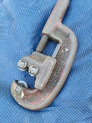 RIDGID No.2A/202 HEAVY DUTY PIPE CUTTER 1/8&rdquo;-2&rdquo; PIPE CAPACITY RIDGE TOOL CO.