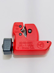 Milwaukee 48-22-4251 Mini Copper Tubing Cutter 1/8&Prime;-1 1/8&Prime; &ndash; Excellent Condition