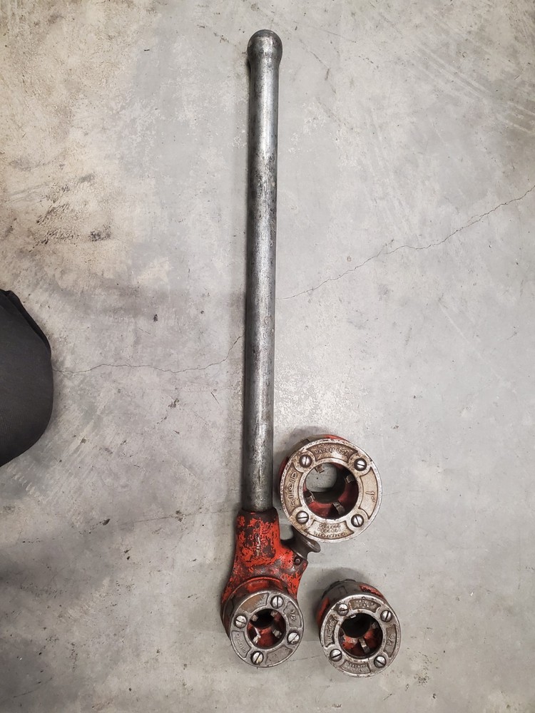 RIDGID 00-R RATCHETING PIPE THREADER SET w/3 DIES, 1/2&Prime; & 3/4&Prime; &1&Prime;