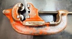 RIDGID 44-S 32880 Heavy Duty 4-Wheel 2-1/2&Prime; &ndash; 4&Prime; Pipe Cutter USA