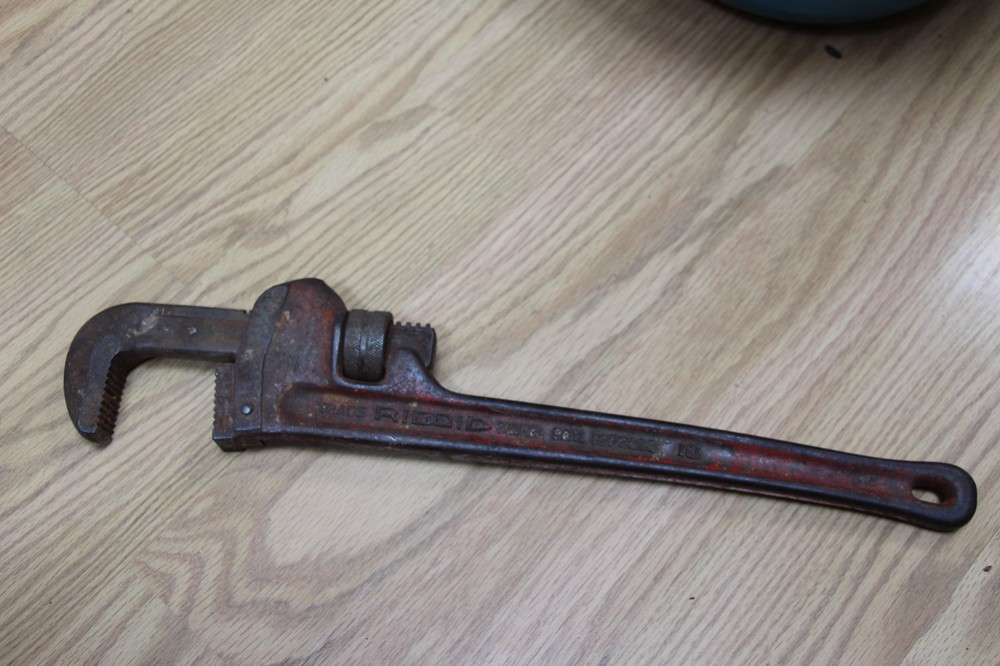 Vintage Ridgid 18&Prime; HEAVY DUTY Pipe Wrench Made by Ridge Tool Co. Elyria Ohio USA