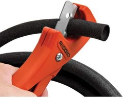 Ridgid PC-1250 1/8-Inch to 1-5/8-Inch Plastic Pipe Cutter &ndash; Ergonomic Efficiency