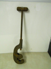 Vintage 2-1/2&Prime; Jaw Pipe Cutter Steel T-Bar Crank S2