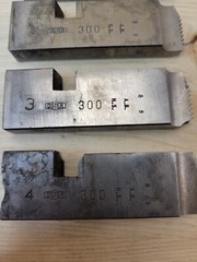 Oster Pipe & Bolt Dies Threading Machine Threader Universal 300