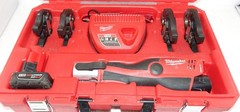 Milwaukee 2473-22 Copper Pipe Press Tool with 4 Jaws 2 Batteries See pics