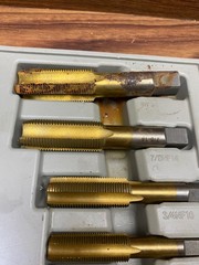 MISSING ONE TOOL w WEAR CARBON STEEL TAP AND ROUND DIE SETS FRACTIONAL 431-20045