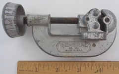 General Tools USA No 120 pipe cutter: dial turns easily