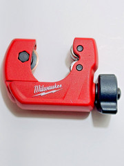 Milwaukee 48-22-4251 Mini Copper Tubing Cutter 1/8&Prime;-1 1/8&Prime; &ndash; Excellent Condition