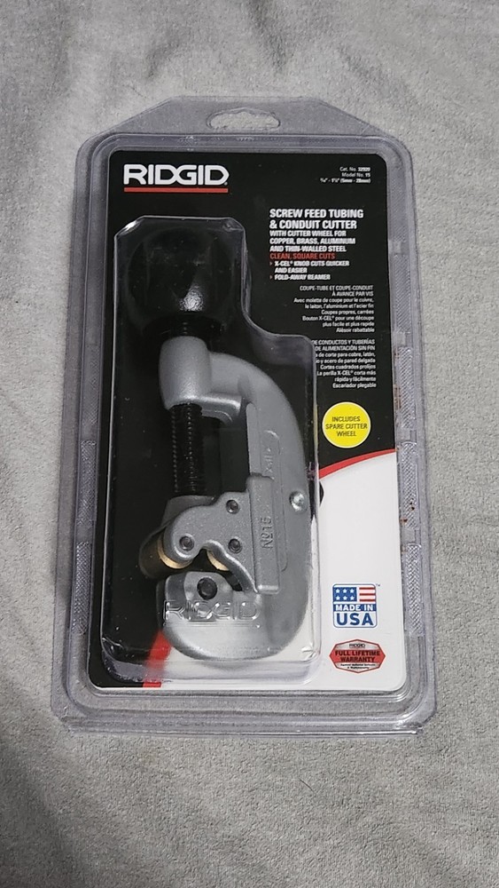 RIDGID 15 Screw Feed Tubing and Conduit Cutter &ndash; 32920