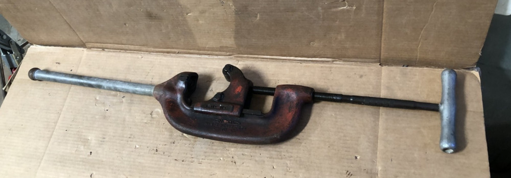 RIDGID 2&rdquo;-4&rdquo; 4S HEAVY DUTY PIPE CUTTER, 32840