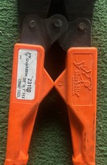 *NEW* SHARKBITE PEX CRIMP TOOL KIT 3/8 INCH WITH MULTI-HEAD KIT MODEL# 23100