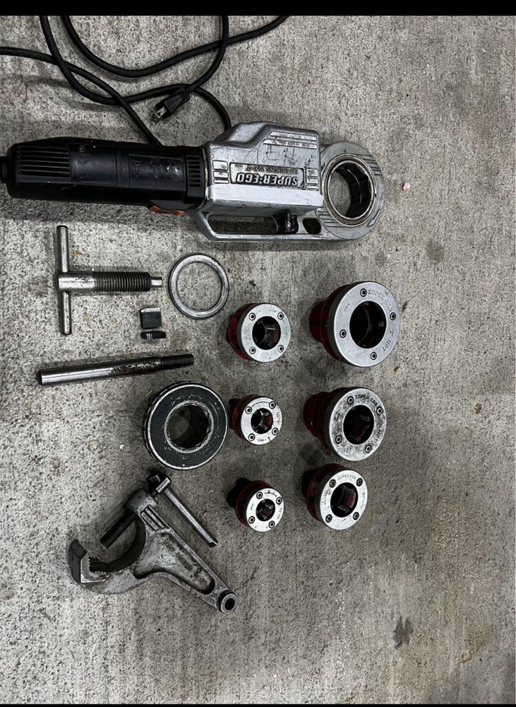 Super-ego supertronic 2000-2 pipe threader
