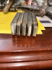 Ridgid Lot of (5) 3/8&Prime; &ndash; 16 UNC RH Alloy Steel 500B Bolt Dies 48465