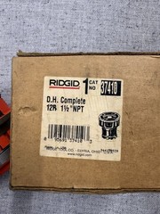 Ridgid 37410 12-R 1-1/2&Prime; Hand Threader NPT Die Head Complete Brand New