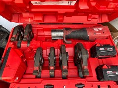 MILWAUKEE 2922-20 PRESS TOOL KIT M18 W/ ONE KEY ,, With 6 Jaws, 2 Batteries