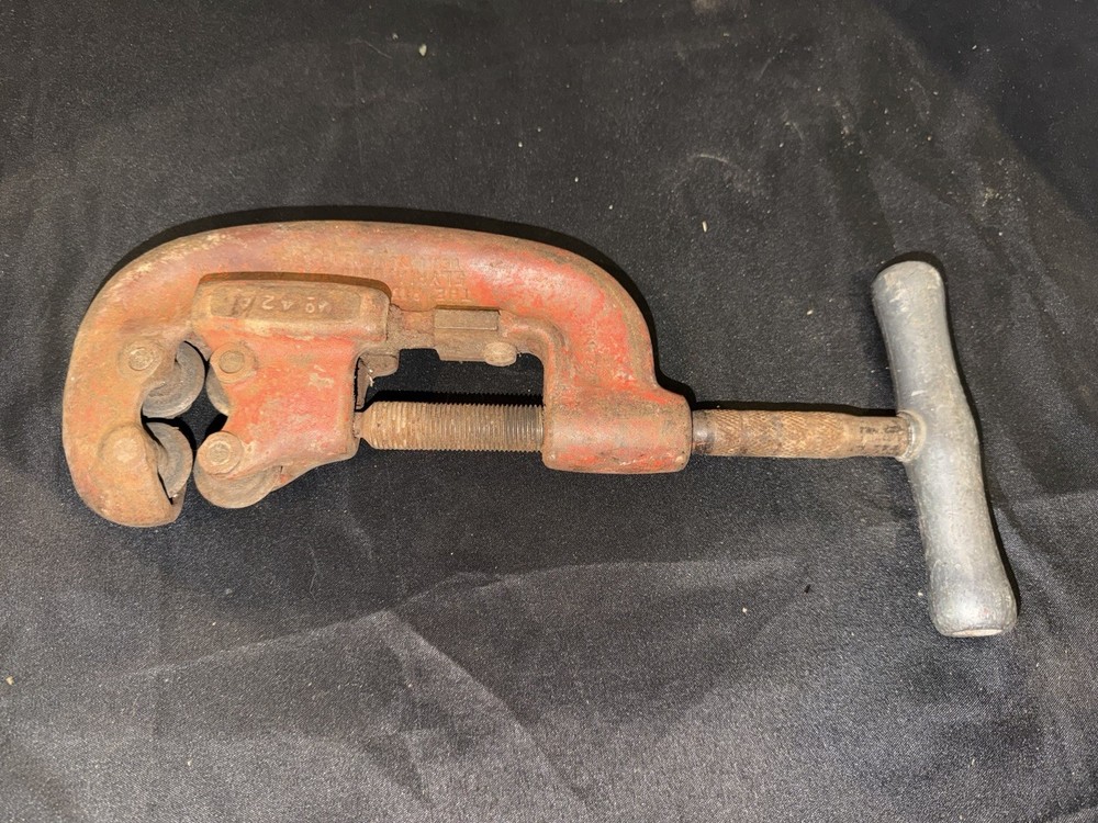 USED RIDGID No. 42A 4 Wheel PIPE CUTTER 1/2&Prime; TO 2&Prime;