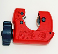 Milwaukee 48-22-4251 Mini Copper Tubing Cutter 1/8&Prime;-1 1/8&Prime; &ndash; Excellent Condition