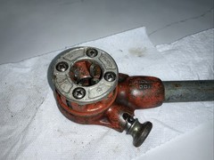RIDGID NO. 00R PIPE THEADER WITH 18&Prime; HANDLE PLUS 1/2&Prime; DIE &ndash; U.S.A.