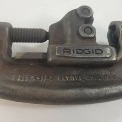 RIDGID #202 HEAVY DUTY 1/8&Prime; TO 2&Prime; WIDE ROLL PIPE CUTTER &ndash; USED SHOP TOOL
