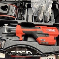 RIDGID Cordless Press Tool Kit with 1/2&Prime; &ndash; 3/4&Prime; ProPress Jaws &ndash; Red (72553)