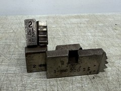 OSTER Symbol 300 Bolt Threading Dies 2&Prime; &ndash; 4-1/2 NC Threads per Inch #12215 Used