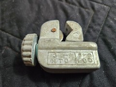 THREE ~ Screw Feed Tubing Cutters ~ Used ~ (2) 1/8&Prime; &ndash; 1-1/8&Prime; & (1) 1/8&Prime; &ndash; 5/8&Prime;