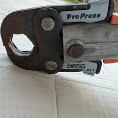 RIDGID CT-400 ProPress Electric Crimp Tool w/ 1-1/4&Prime; ProPress Jaw Viega