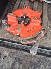 RIDGID 811A Universal Threader Quick Opening W/Dies 1/8-2&rdquo; Pipe 300 Threader 535