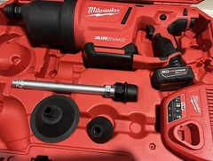 Milwaukee M12 Drain Cleaning Air Gun Kit (2572B-21) 4.0 BATTERY