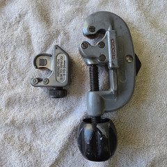 Ridgid No 15 Copper Tube Cutter 3/16&Prime; to 1 1/8&Prime; Screw Feed & Ridgid No.104 Close