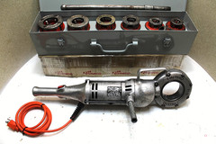 RIDGID 700 Pipe Threader w/ 12-R Die Set & &ldquo;BRAND NEW&rdquo; Metal Case (100% TESTED)