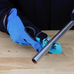 Quick-Acting Tubing Cutter for Copper, Brass, Aluminum & Plastic, Includes Reame