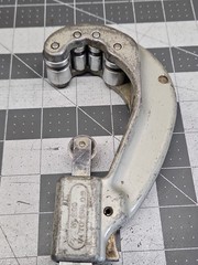 Ridgid No. 205 Pipe Cutter 1/4&Prime;-2 3/8&Prime; Heavy Duty Aluminum Framed Plumbing Tool