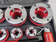 Central Machinery Ratcheting Pipe Threader Kit 3/8&Prime;-2&Prime; 10 Pc Great Condition