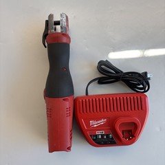 Milwaukee M12 Force Logic Press Tool 2473-20 With 2 Batteries Charger No jaws