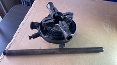 Toledo Threading Machine Co. Model 411 ratcheting Pipe Threader 20 cutting bits