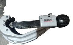 RIDGID No. 152 Tubing Cutter 1/4&Prime; to 2-5/8&Prime; (6-66mm) Heavy Duty Pipe Cutter