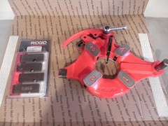 Ridgid 711 self- open die head with NEW 1 &ndash; 2 Inch NPT die set for rigid 1224