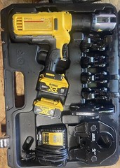 DEWALT DCE200M2K 20V Copper Pipe Crimping Tool/2x 5.0 BATT/PLEASE VIEW PICTURES