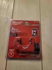 Milwaukee 48-22-4251 1&Prime; Mini Copper Tubing Cutter w/ 1/8&Prime; &ndash; 1-1/8&Prime; Cut Capacity