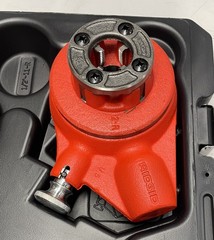 Ridgid Exposed Ratchet Pipe Threader Set 1/2&Prime;-2&Prime; Capacity 12-R 36475