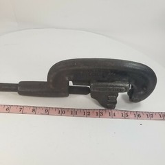 RIDGID #202 HEAVY DUTY 1/8&Prime; TO 2&Prime; WIDE ROLL PIPE CUTTER &ndash; USED SHOP TOOL