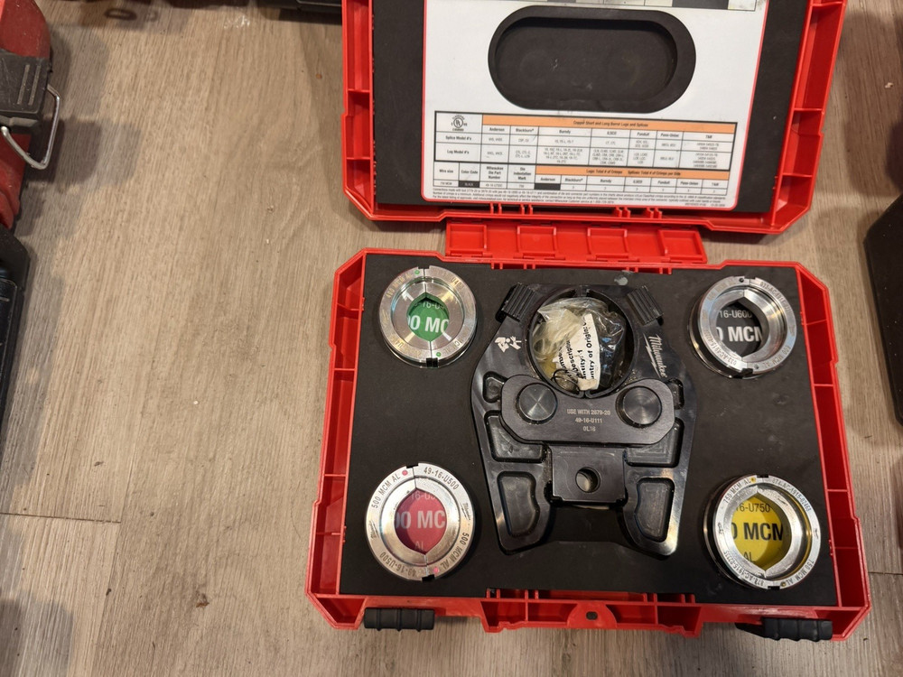 Milwaukee 750 MCM Cu/Al Crimping Jaw with 400-750 MCM Al 6-Ton U Style Dies