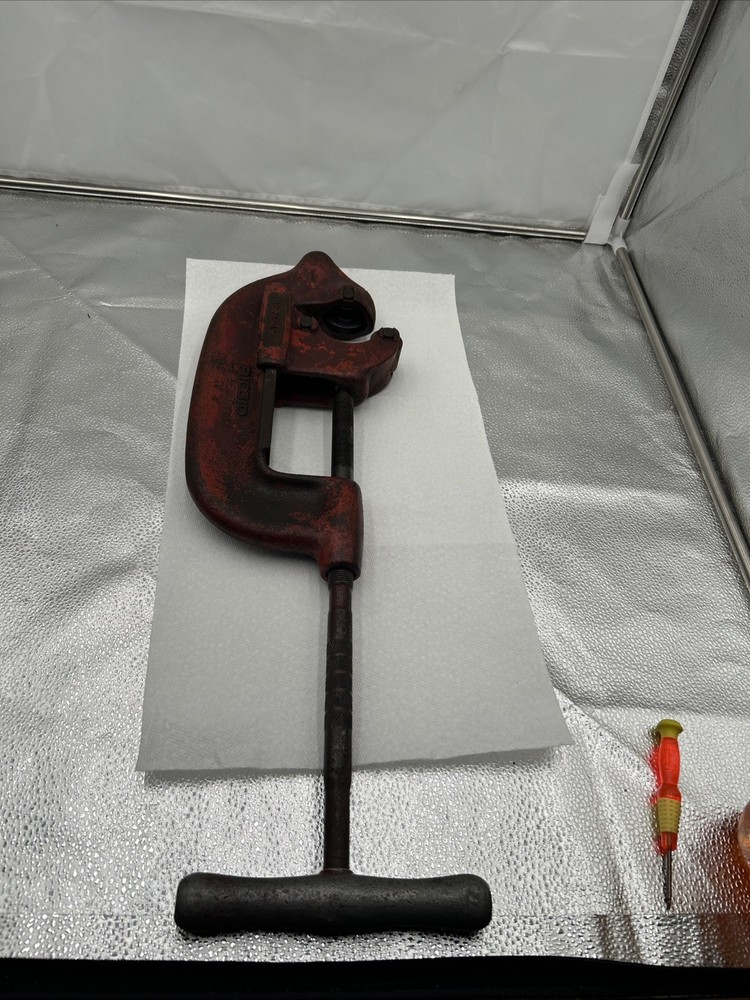Model 4-S, Heavy Duty Pipe Cutter, 2&Prime; &ndash; 4&Prime;