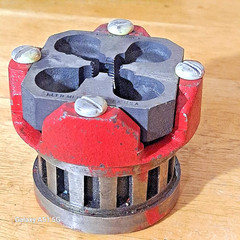 Reed 1S &ndash; 1/4&Prime;-18 NPT Square Die with Ratchet Die Head NEW NOS FREE SHIPPING