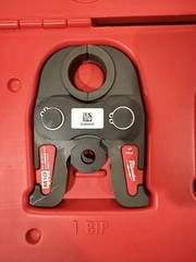 Open Box Milwaukee 49-16-2696 Black Iron Durable Press Jaw 1/2&Prime; &ndash; 1&Prime; Kit *read*