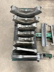 Greenlee 883 Hydraulic Pipe Bender w/ Dies, Shoes, 1-2.5in Pipe Sizes
