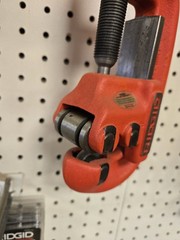 Ridgid 32895 202 1/8 in to 2 in HD Wide Roll Heavy-Duty Pipe Cutter NEW