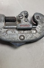 IMPERIAL EASTMAN FLARING TOOL 195-FC 3/16&Prime;-5/8&Prime; & RIGID NO 10 LINE PIPE CUTTER