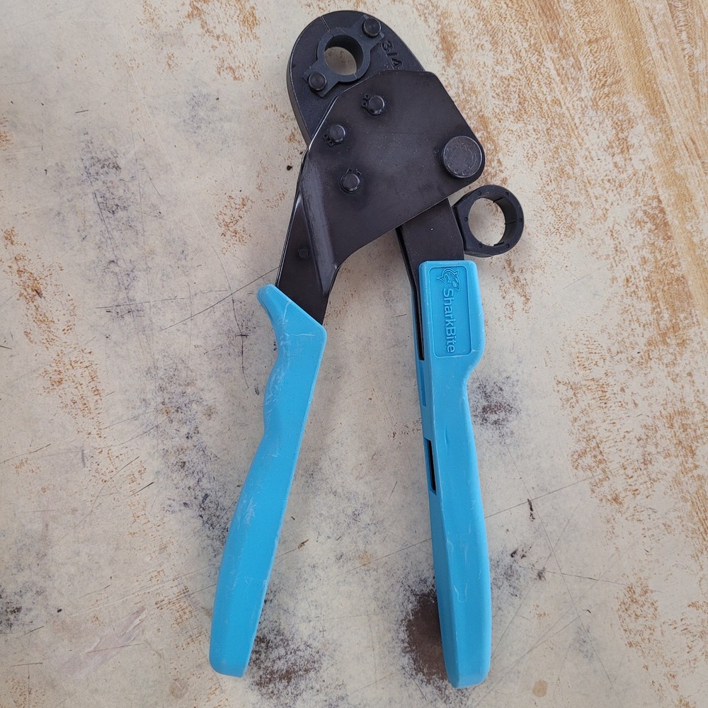 New SharkBite 1/2&Prime; And 3/4&Prime; Compact PEX Crimp Tool 22978Z